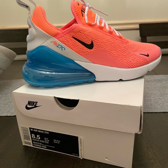 Nike Shoes - AirMax 270